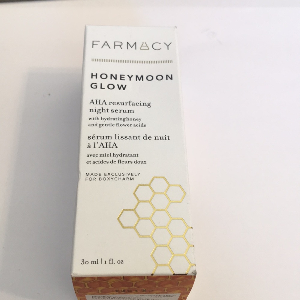 Honey moon glow resurfacing night serum